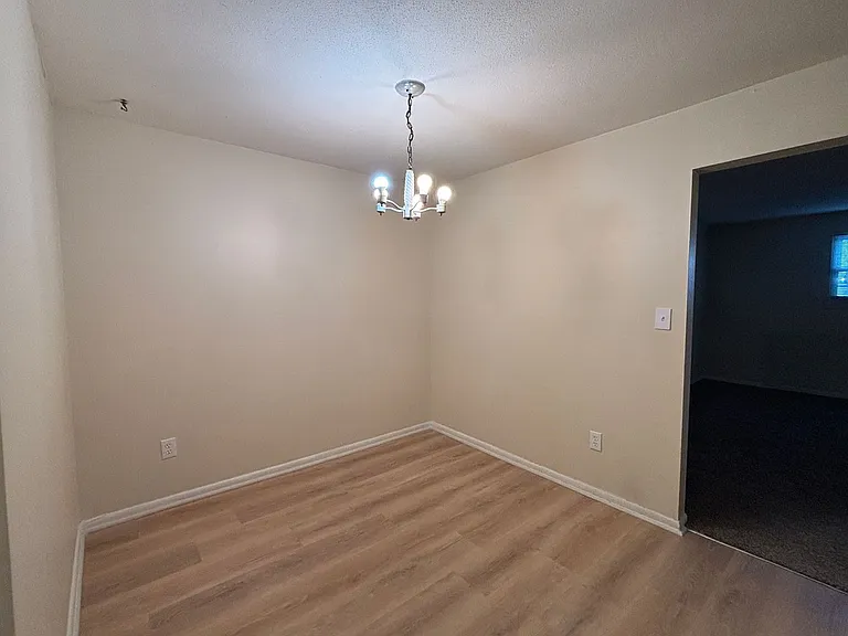 529_Brown _Cir _Dr — Photo 3