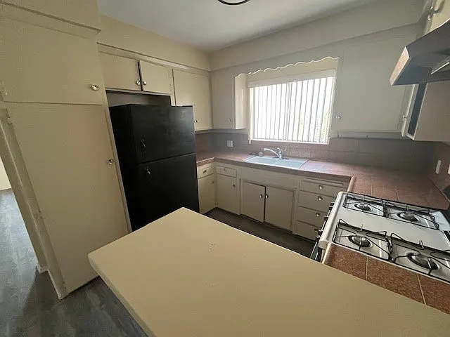 1327 Berkeley — Photo 11