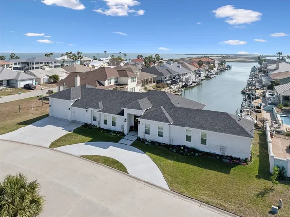 108 Bay Harbor Dr, Aransas Pass, TX 78336