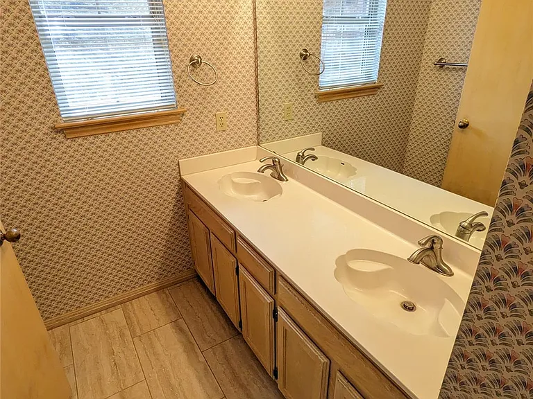 7602 Mifflin Kenedy Ter — Photo 24