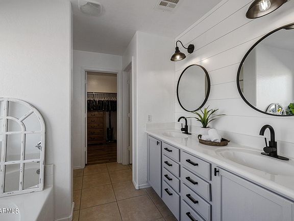 4th image of 10720 E MARIGOLD Lane
