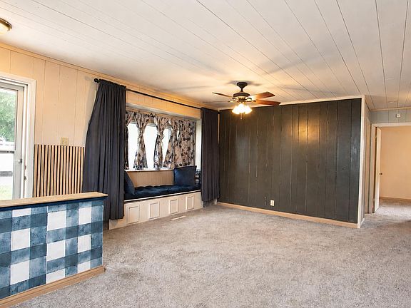 5th image of 657 Elmwood Dr
