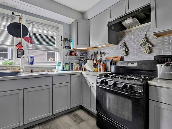 3rd image of 10155 S Wentworth Ave