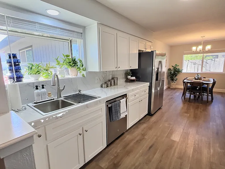8237 N Del Mar Ave — Photo 20