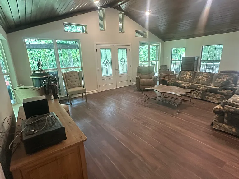 320 Lakeshore Loop — Photo 8