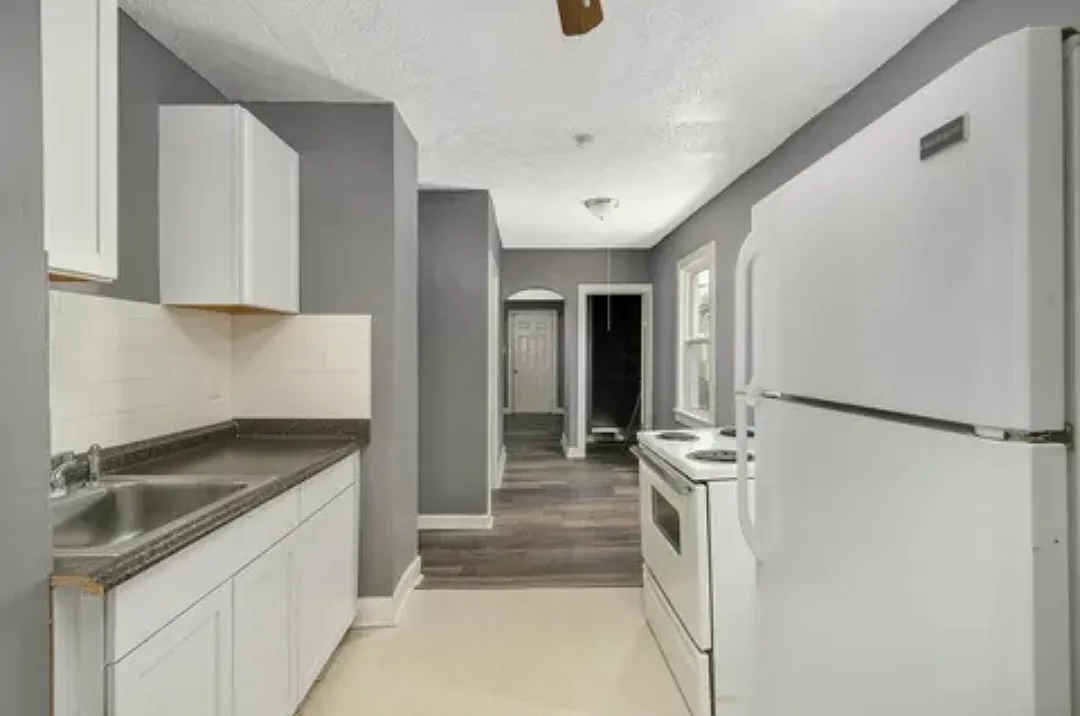2 bed, 718 sqft, $1,290 — Photo 3