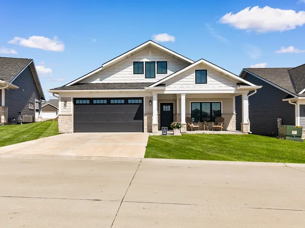 2515 SE Vintage Ln, Waukee, IA 50263