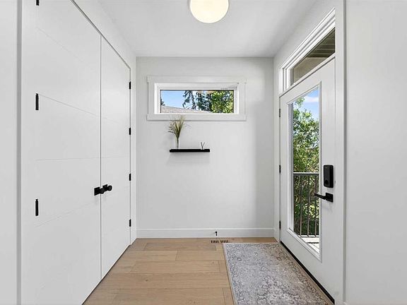 3rd image of 5230 SW 21st Ave NW