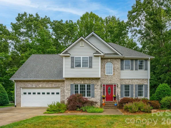 100 Welwyn Ln, Asheville, NC 28805