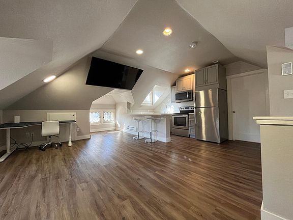 3rd image of 1344 N Gaylord St Unit 300