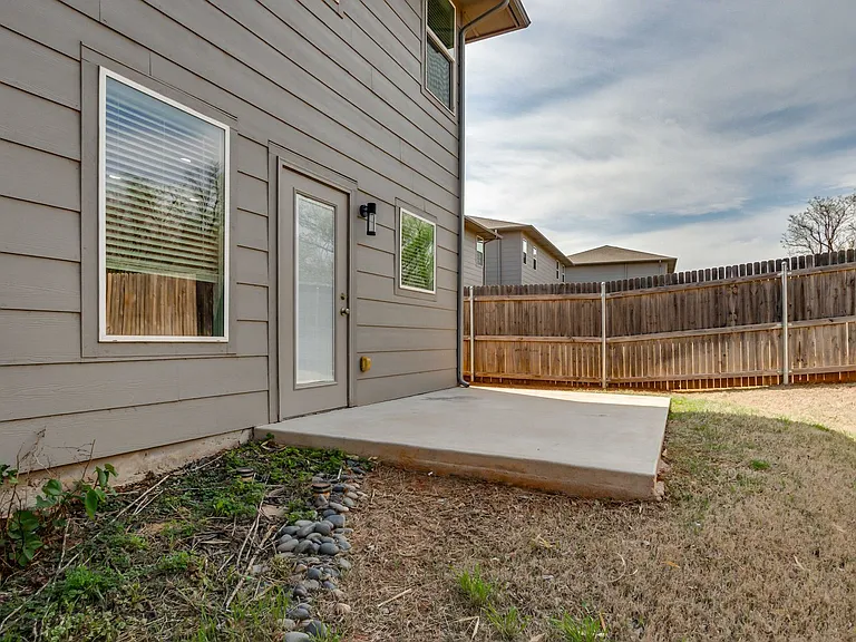 7907 NW 135th Ter — Photo 55
