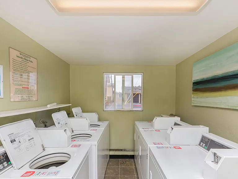 Woodhaven Townhomes — Photo 8