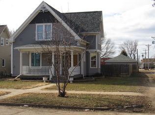 712 E 2nd St, Redfield, SD 57469