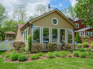 2105 W Shore Dr, Delafield, WI 53018