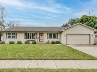 2323 Plymouth St, Oshkosh, WI 54901
