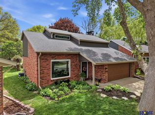 7223 Shamrock Ct, Lincoln, NE 68506