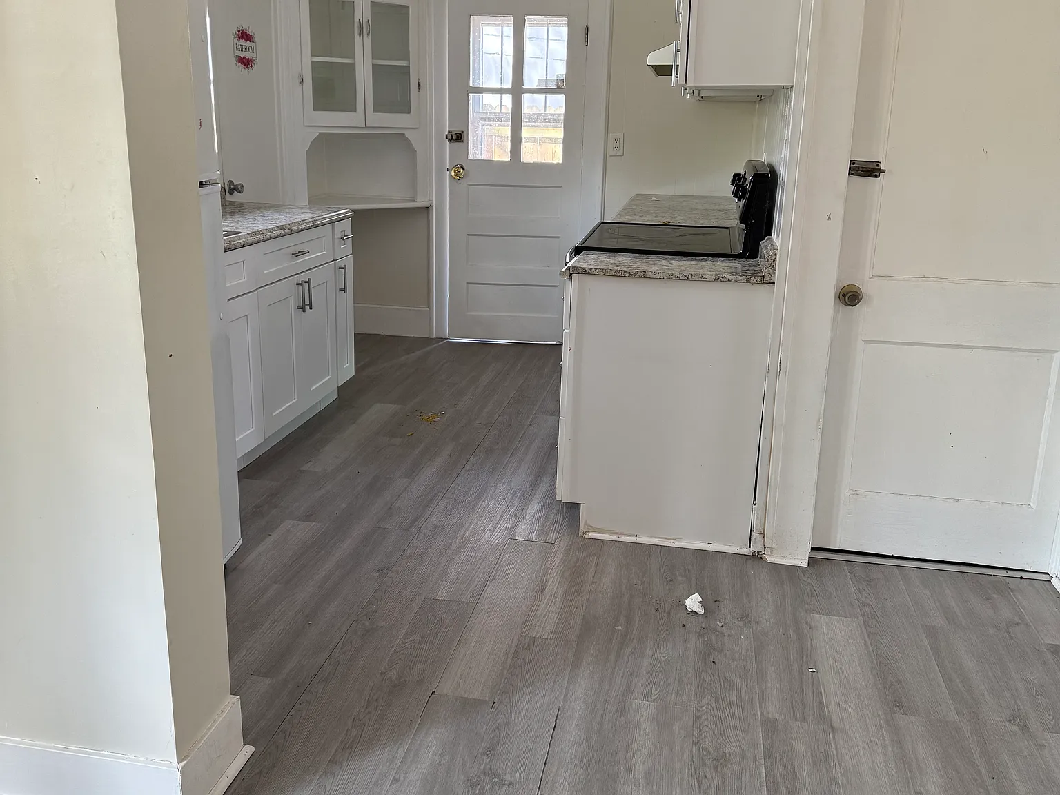 3 bed, 900 sqft, $1,600 — Photo 1