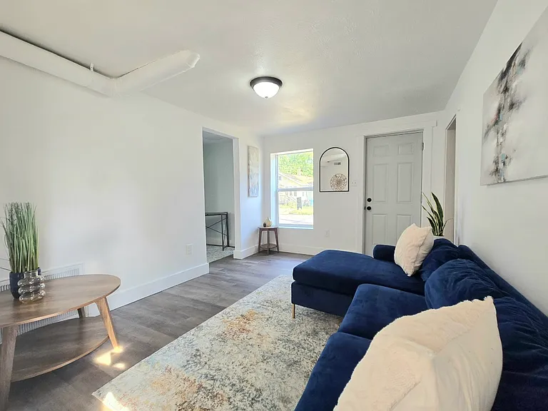 214 Catherine Ave — Photo 4