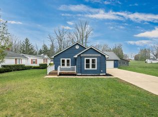 8930 E Crow Rd, Syracuse, IN 46567