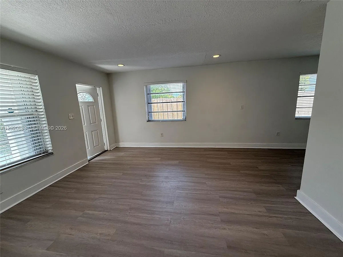 Building Photo - 1809 NW 33rd St #1809
