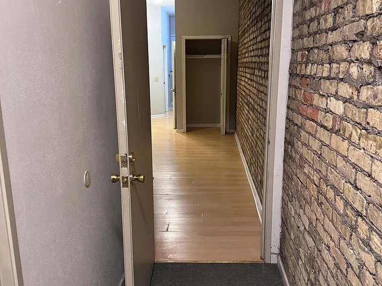 1718-34 E Lafayette Pl — Photo 22