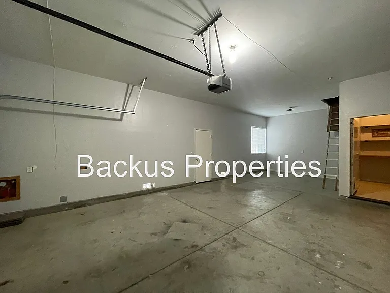 10 Elizabeth Cir — Photo 23