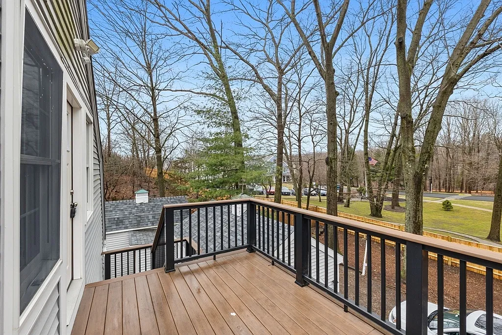 1 bed, 1.0 bath, 685 sqft, $2,500 — Photo 2