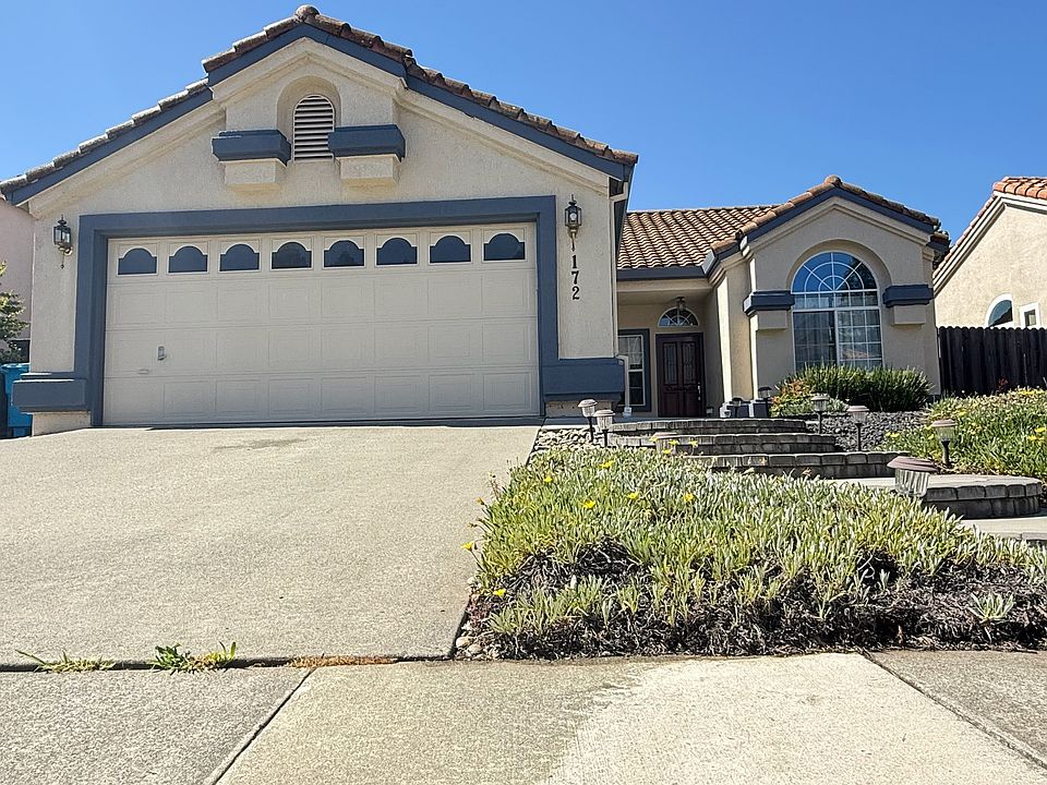 Front yard with curb appeal
