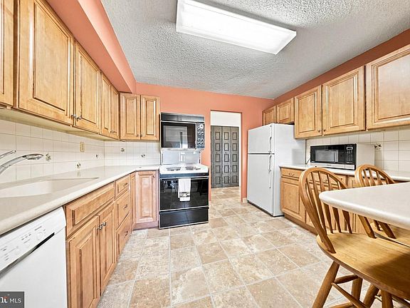5th image of 666 W Germantown Pike APT 1601