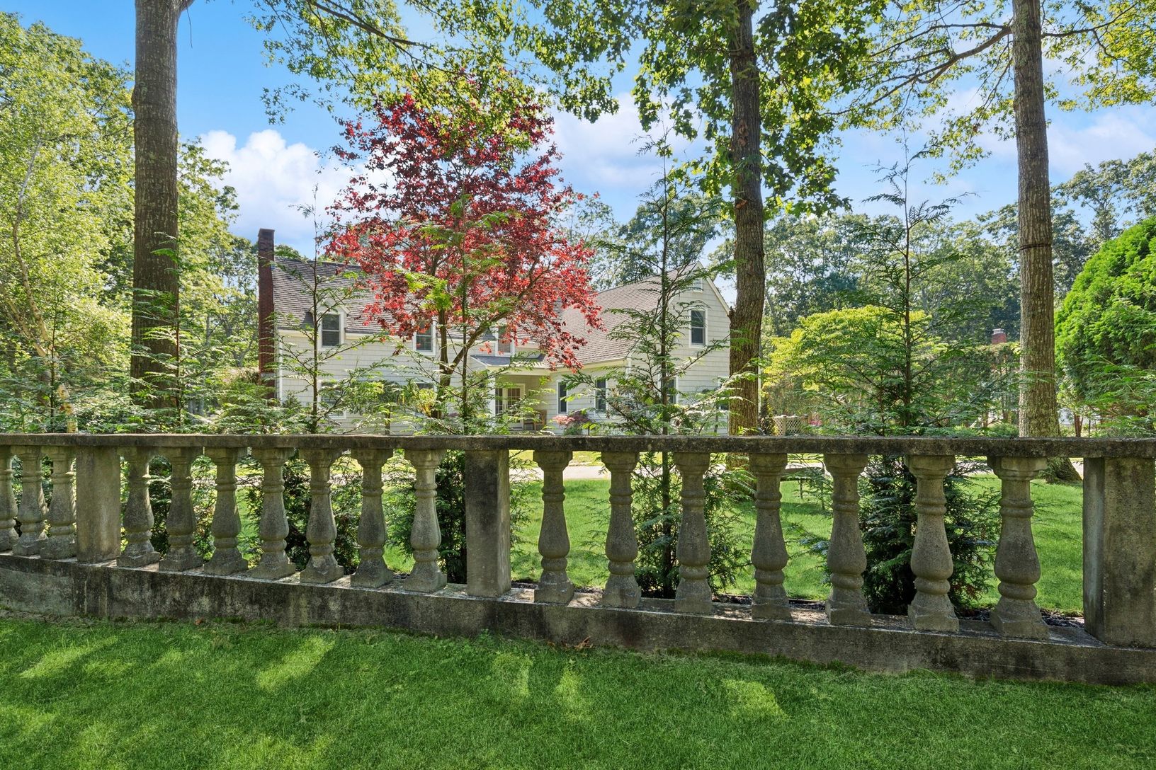  House behind the Garden Wall