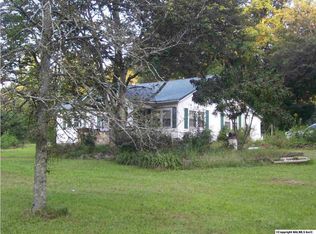1039 Lay Springs Rd, Gadsden, AL 35904
