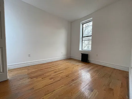 Rented by Hillel Realty Group | media 5