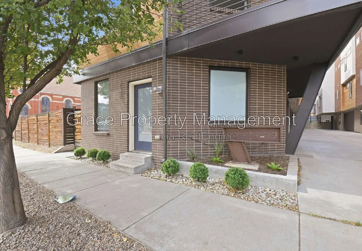 3 bed, 3.0 bath, 1939 sqft, $4,475 — Photo 2
