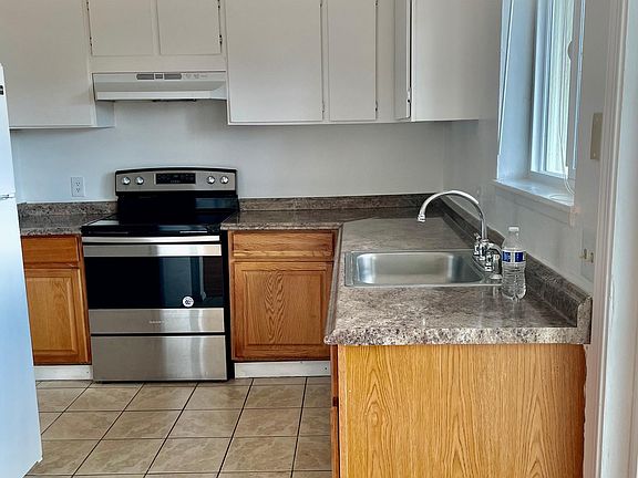 4th image of 224 Hawthorne Ave S #224C