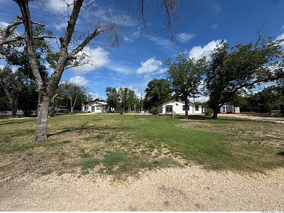 2nd image of 854 N LIVE OAK AVE