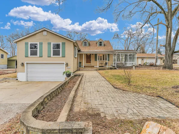 1808 E Perkins Rd, Urbana, IL 61802