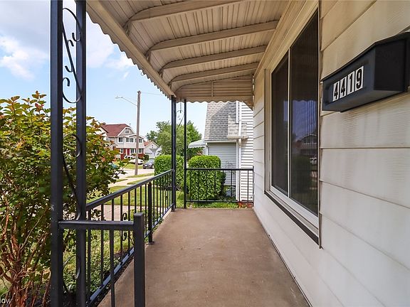 3rd image of 4419 Woodway Ave