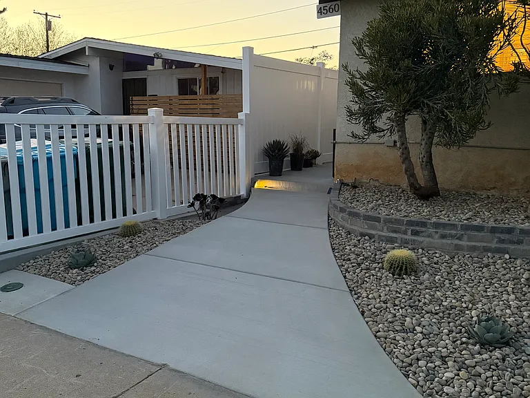 4560 Bannock Ave — Photo 2