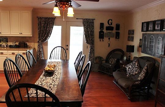 5th image of 4916 Meadow Wood Dr