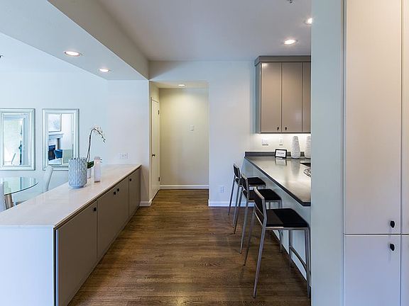 4th image of 550 Everett Ave #5