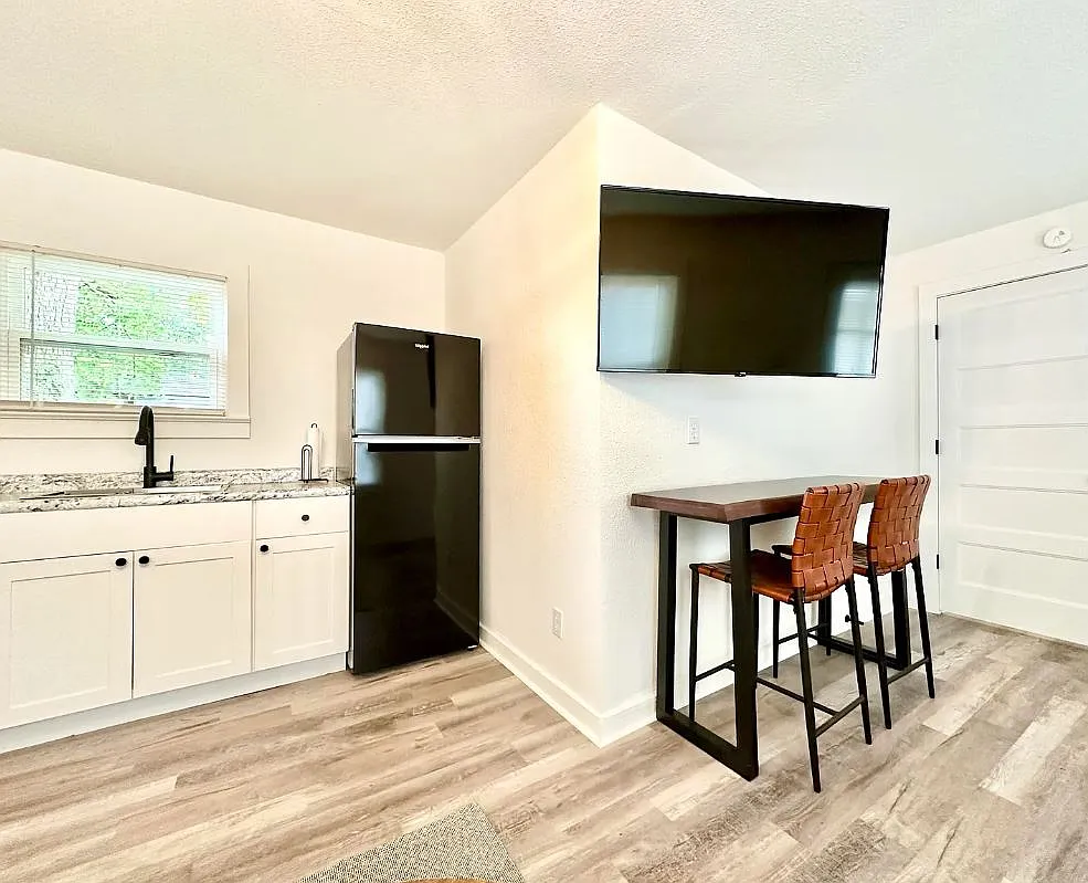 1 bed, 968 sqft, $1,250 — Photo 4