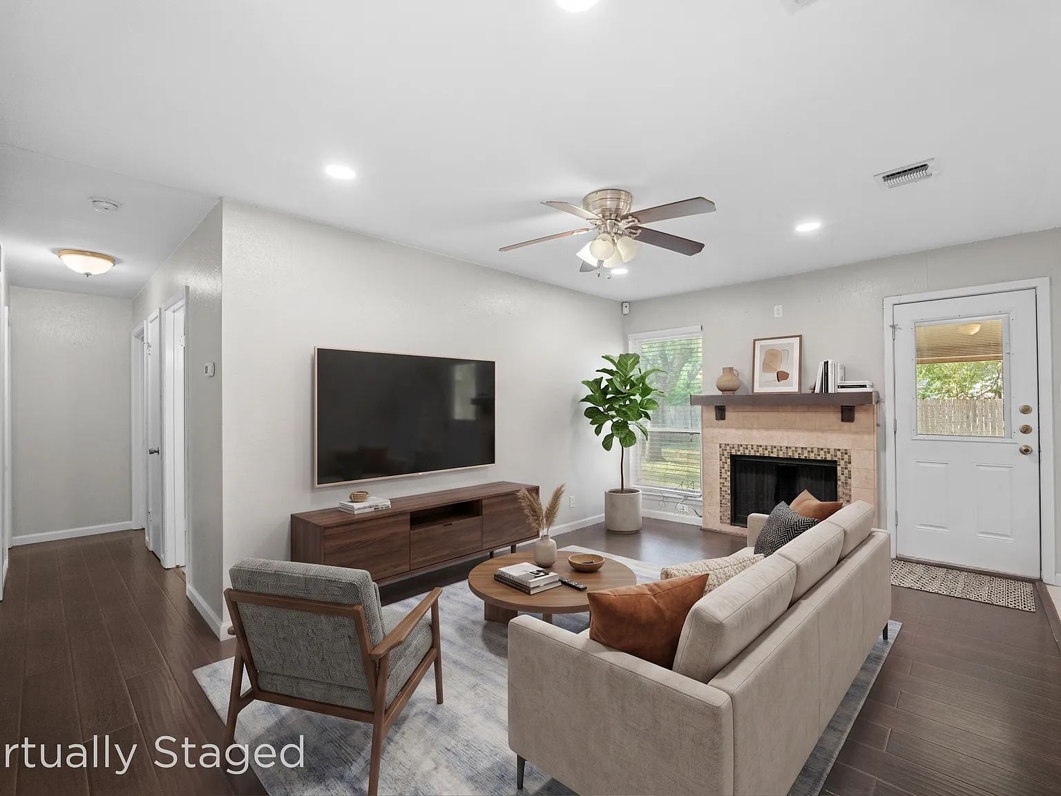 3 bed, 1079 sqft, $1,600 — Photo 2