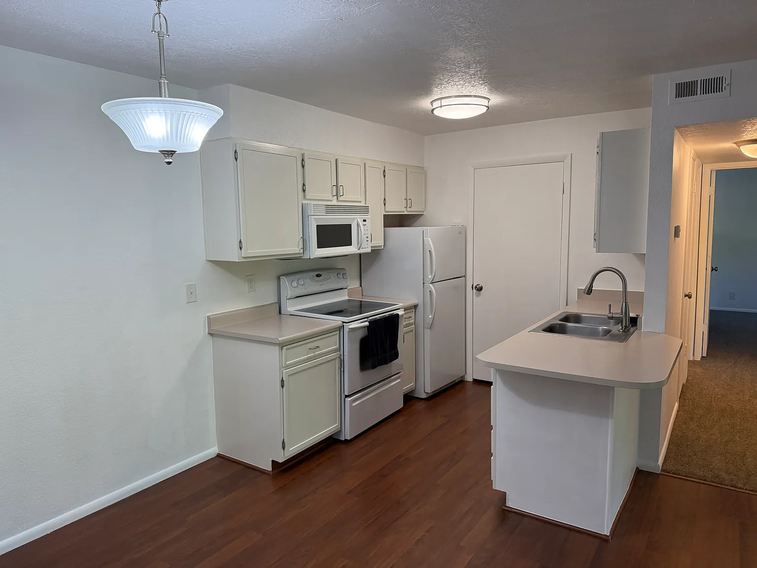1222 E Waterside Cove, Unit#31, Cottonwood Heights, UT 84047 - 2bed 2bath — Photo 2