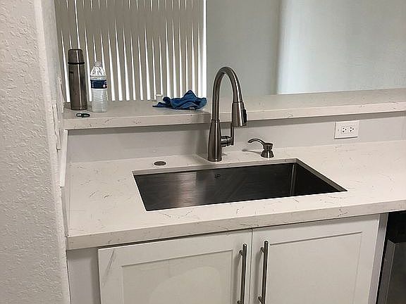 5th image of 2728 SE 17th Ave Unit 101