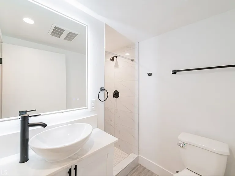 5654 La Mirada Ave — Photo 6