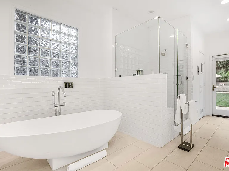 1833 Franklin Canyon Dr — Photo 14