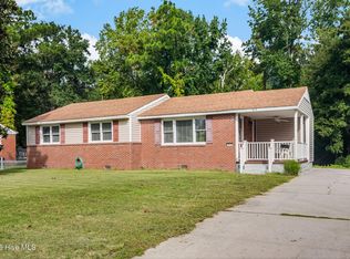 819 Barn St, Jacksonville, NC 28540