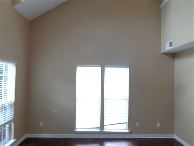 2nd image of 601 Captain St