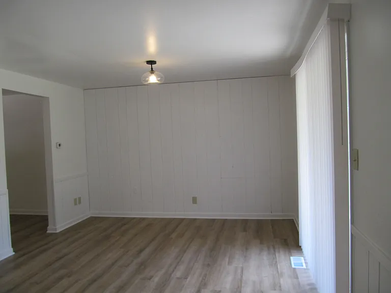 6525 Doris Dr — Photo 7