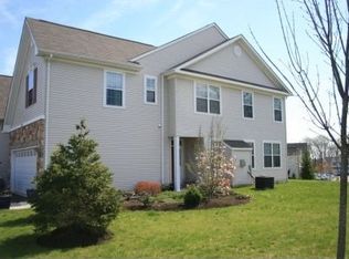 17 Blake Dr, Pennington, NJ 08534